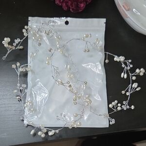 Elegant Pearl and Crystal Hair Vine